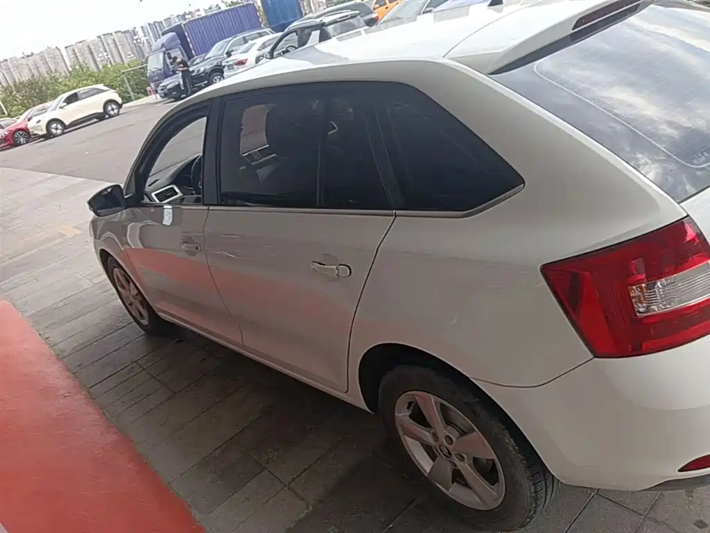 Rapid Spaceback 昕动 2018款 1.6 L 自动舒适版