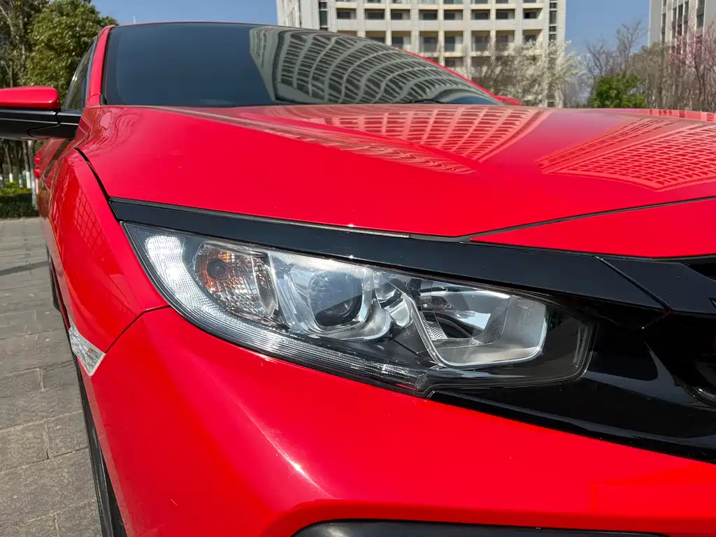 Civic HATCHBACK 220 TURBO CVT New Sharp Control