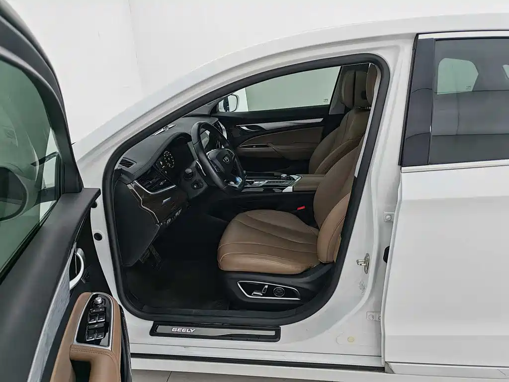Borui 博瑞 2020款 1.5 T MHEV 耀尊版