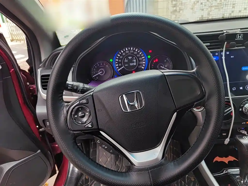 Crider 1.8 L CVT Luxury