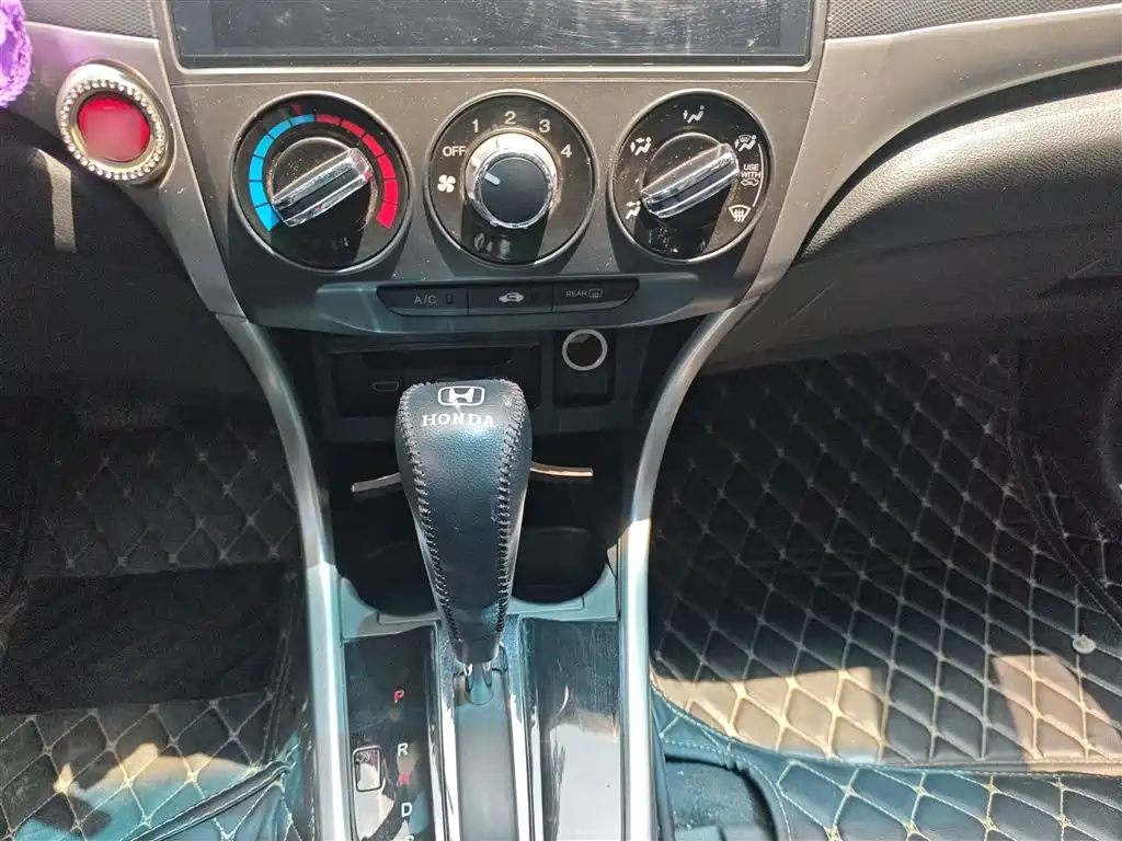 Crider 1.8 L CVT Luxury