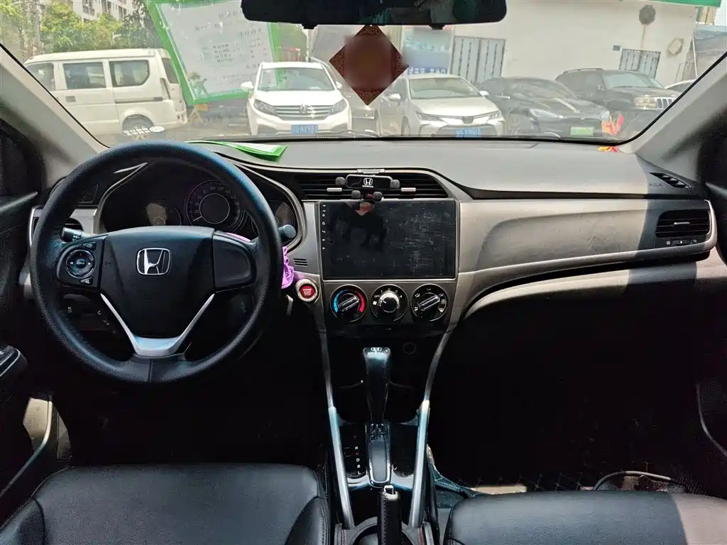Crider 1.8 L CVT Luxury