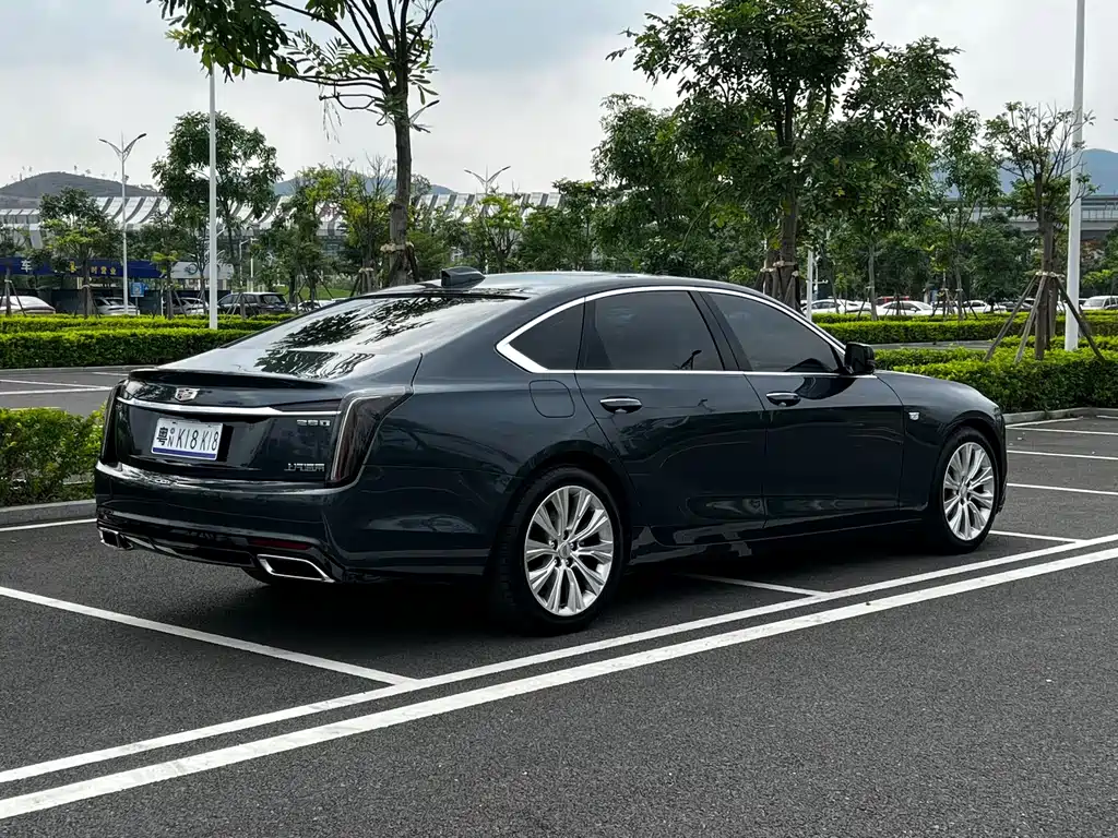 Cadillac CT6 28 T Distinguished