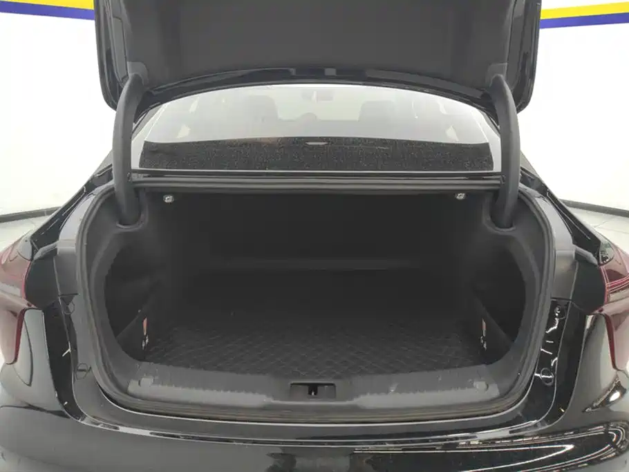 Hongqi H5 1.5 T DCT Shadow