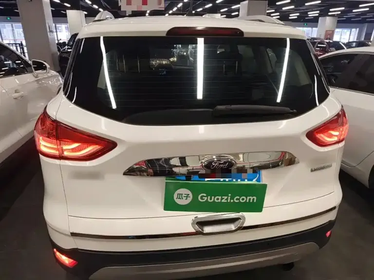 Ford Kuga 1.6 L GTDi 2 WD Style