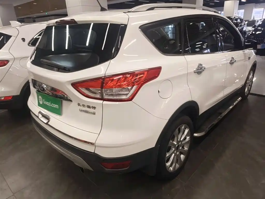 Kuga 1.6 L GTDi 2 WD Style