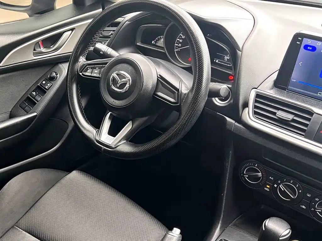 Mazda 3 Axela Sedan 1.5 L Auto Comfort CN-V