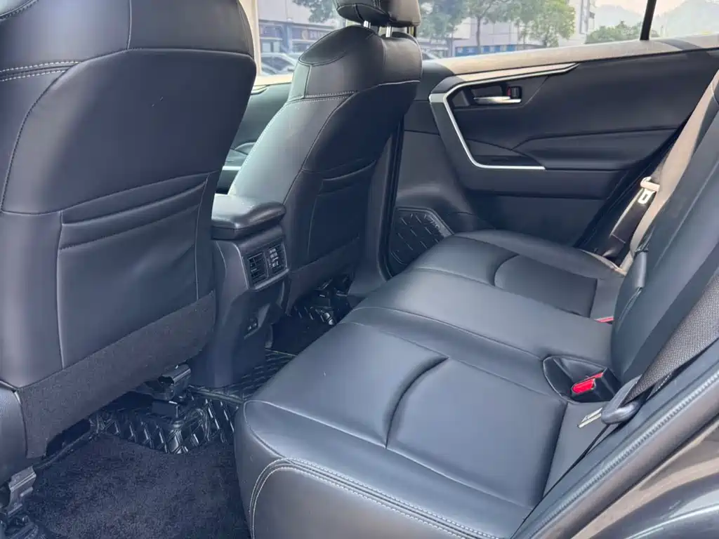RAV4 2.0 L CVT 2 WD Style