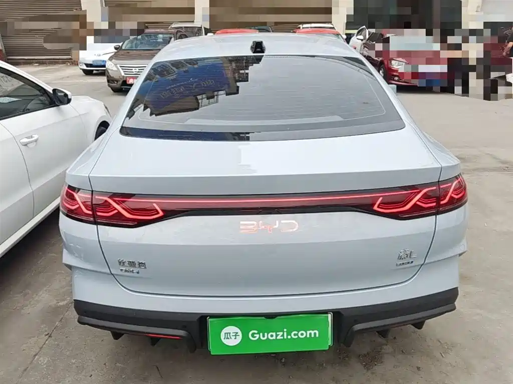 Qin L DM-i Smart Drive 80 KM Leading
