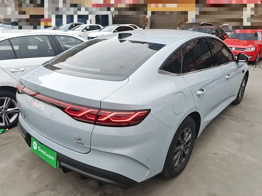 Qin L DM-i Smart Drive 80 KM Leading
