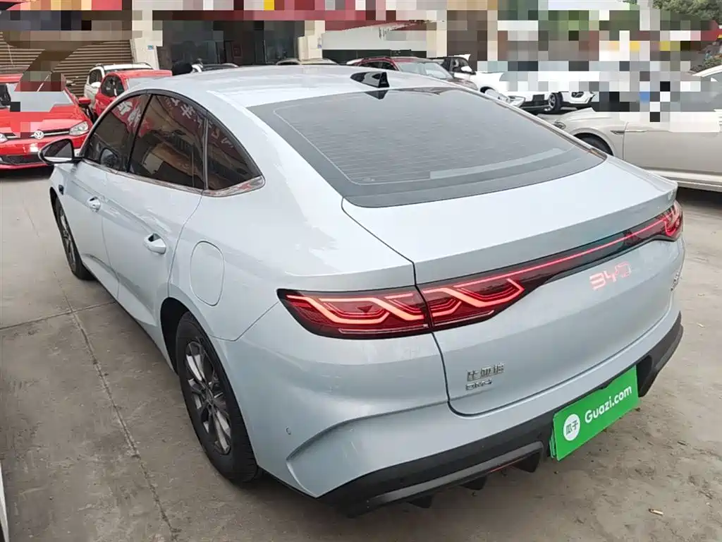 Qin L DM-i Smart Drive 80 KM Leading
