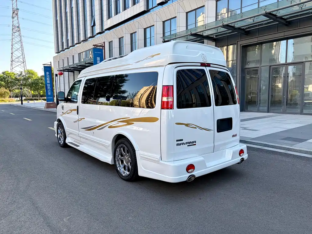 SAVANA 5.3 L 4 WD Leader
