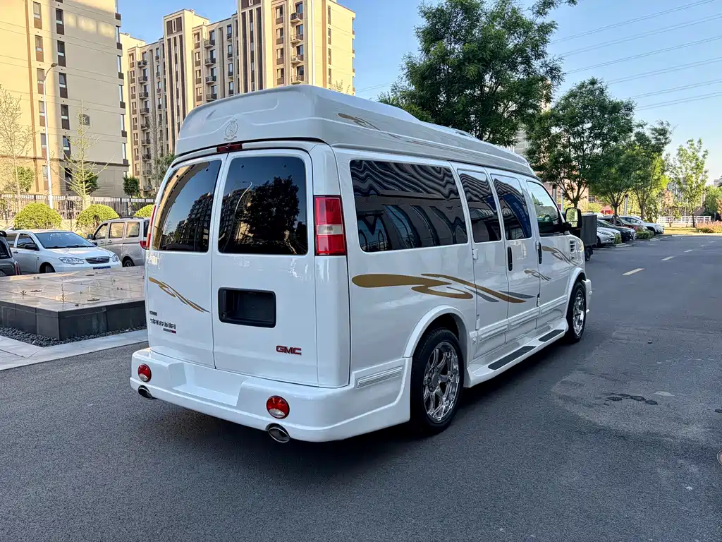 SAVANA 5.3 L 4 WD Leader