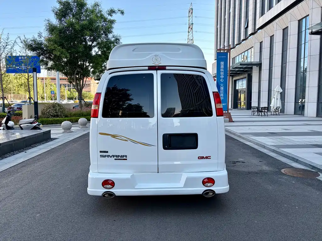 SAVANA 5.3 L 4 WD Leader