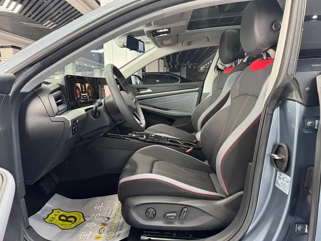 Lamando Lamando L 280 TSI DSG Dazzle Hot
