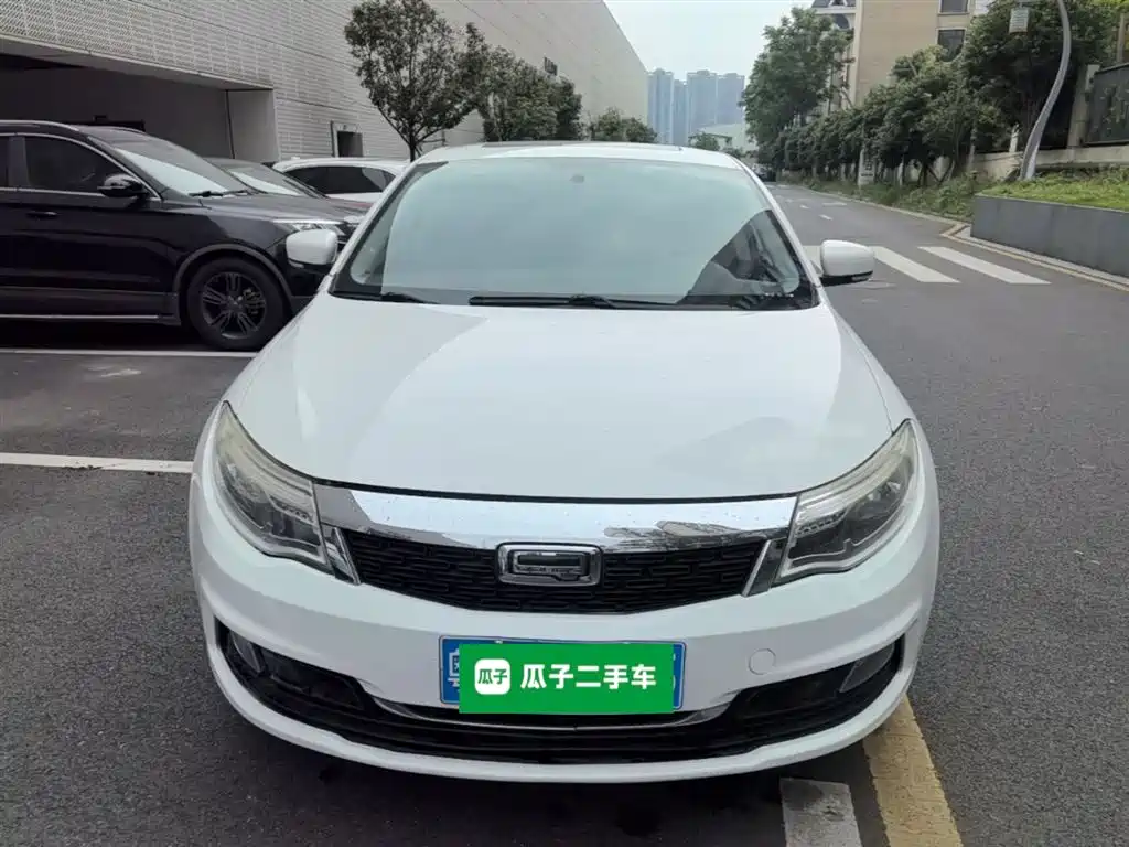Qoros 3 观致3 2017款 三厢 1.6 L 自动致悦型