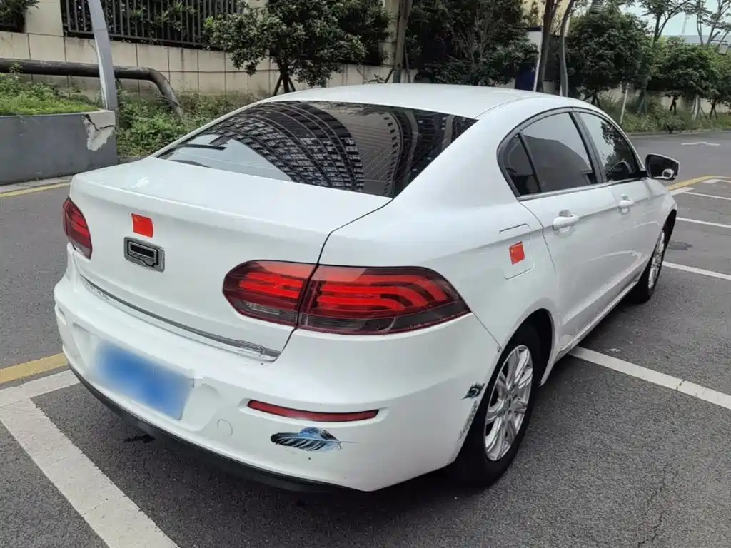 Qoros 3 观致3 2017款 三厢 1.6 L 自动致悦型