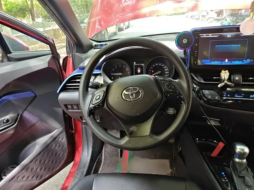 Toyota C-HR 2.0 L Leading CN-VI