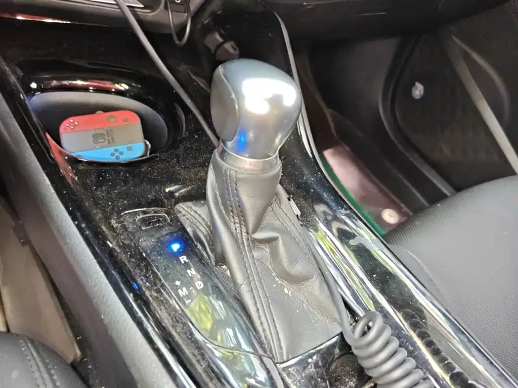 Toyota C-HR 2.0 L Leading CN-VI