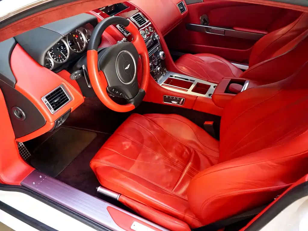 Aston Martin DB9 6.0 L Coupe