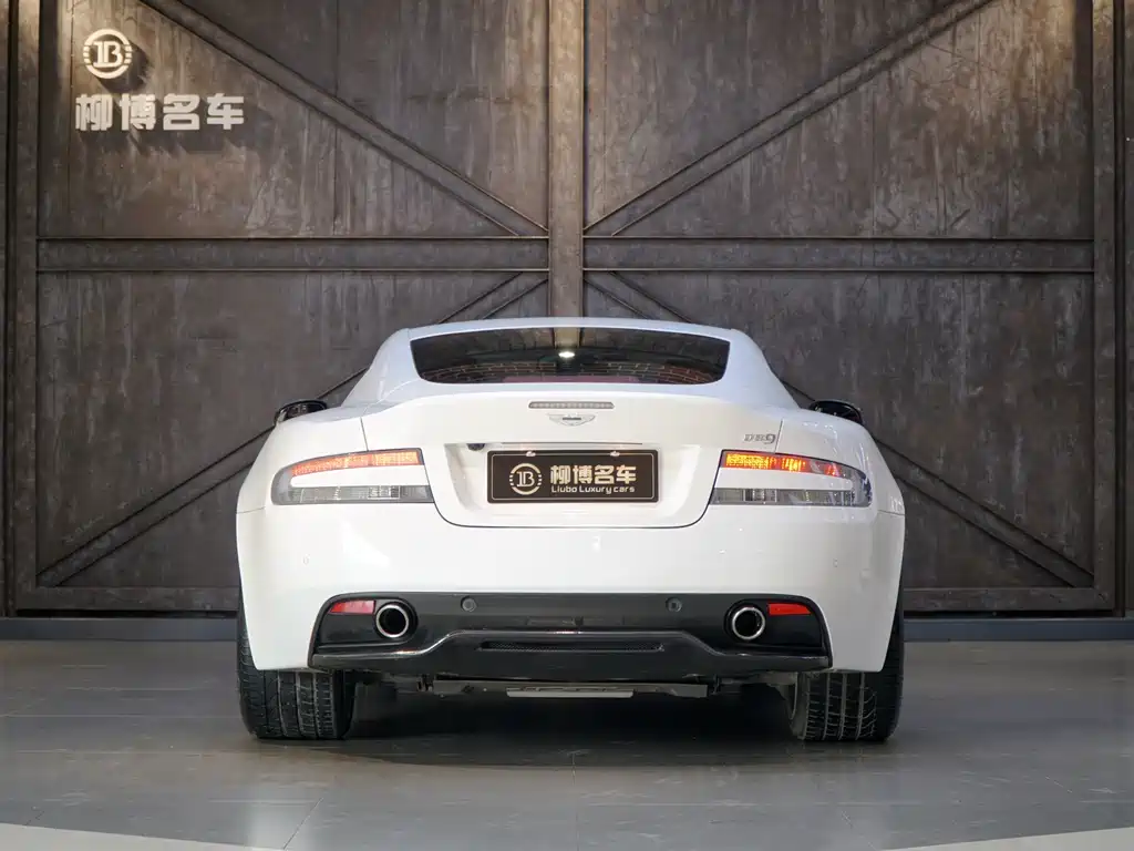 Aston Martin DB9 6.0 L Coupe