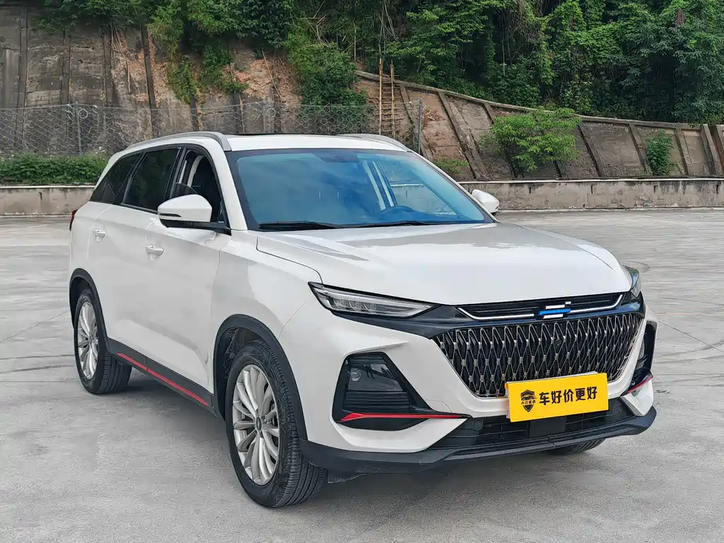 Changan Oshan X7 PLUS 长安欧尚X7 PLUS 2023款 畅享版 1.5 T自动尊贵型