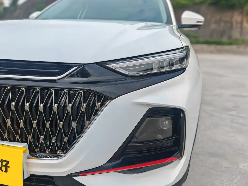 Changan Oshan X7 PLUS 长安欧尚X7 PLUS 2023款 畅享版 1.5 T自动尊贵型