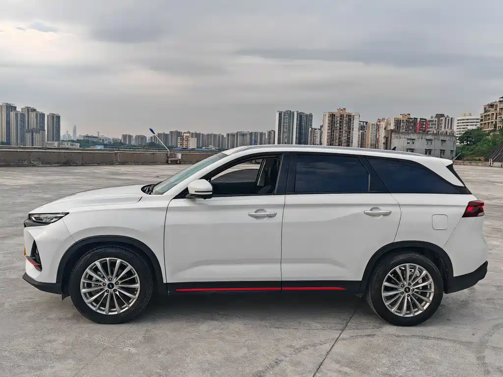 Changan Oshan X7 PLUS 长安欧尚X7 PLUS 2023款 畅享版 1.5 T自动尊贵型