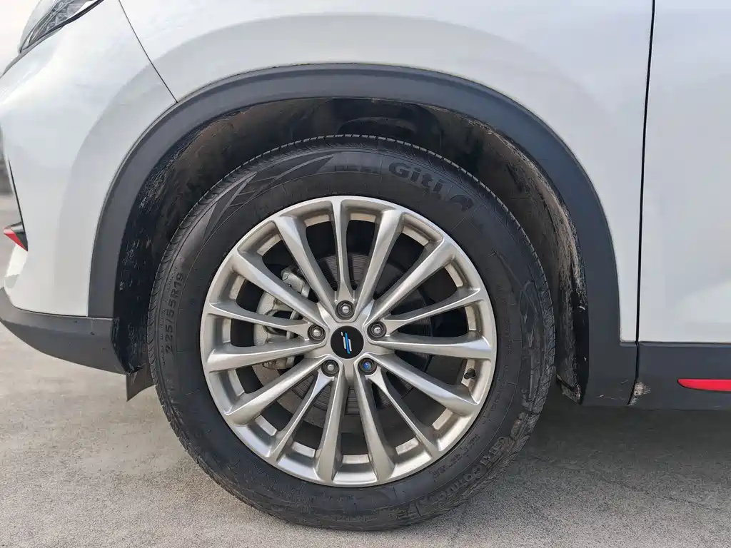 Changan Oshan X7 PLUS 长安欧尚X7 PLUS 2023款 畅享版 1.5 T自动尊贵型