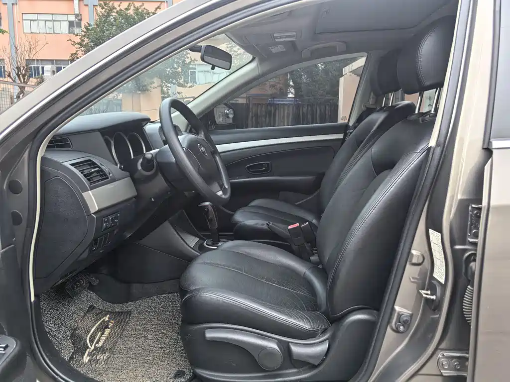 Sylphy Classic 1.6 XL Auto Luxury