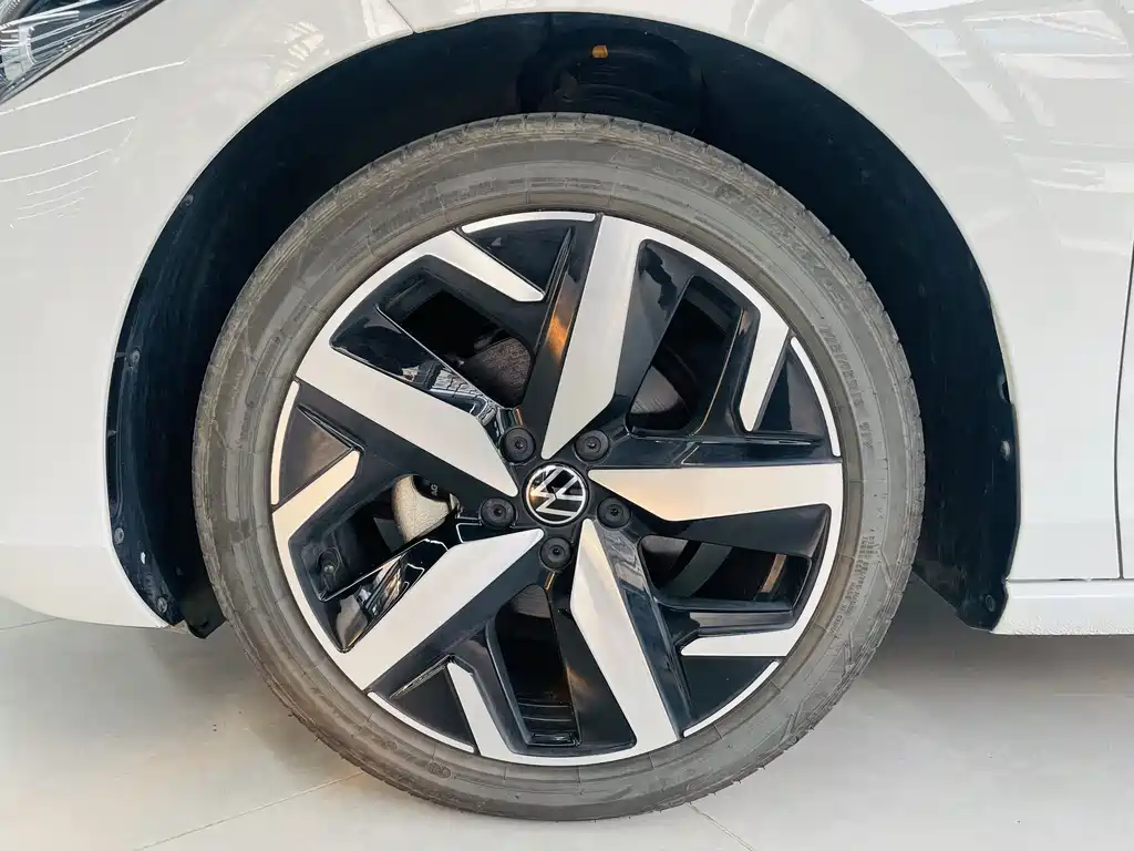 Lamando Lamando L 280 TSI DSG Spicy Cool