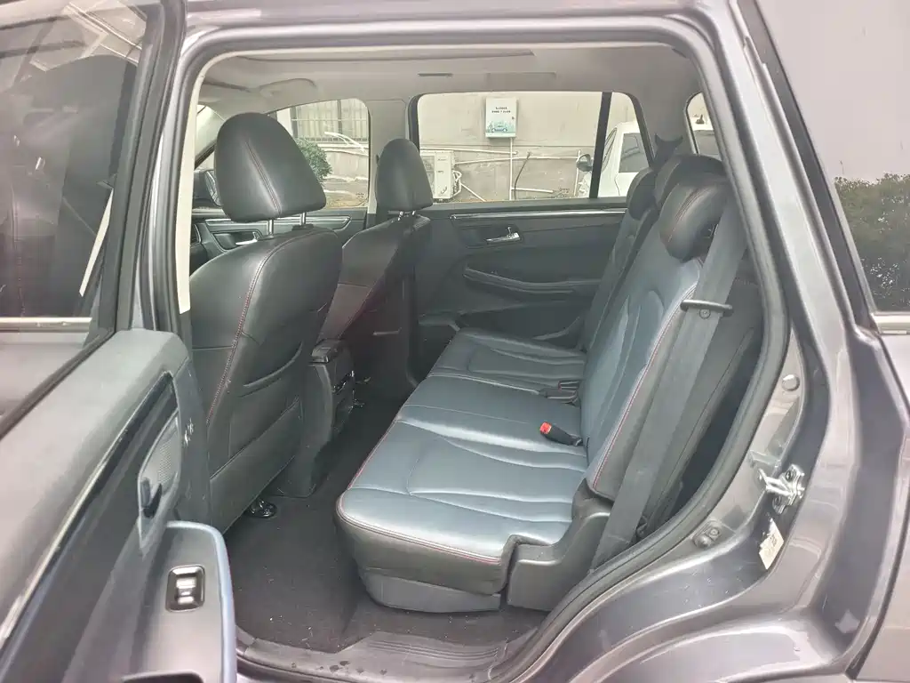 SWM G05 SWM斯威G05 2021款 PRO 1.5 T 自动尊贵型 7座
