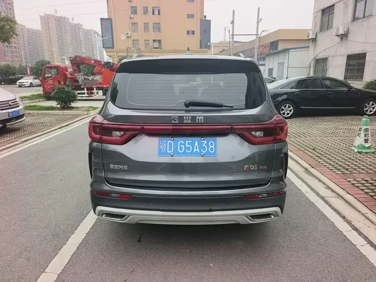SWM G05 SWM斯威G05 2021款 PRO 1.5 T 自动尊贵型 7座
