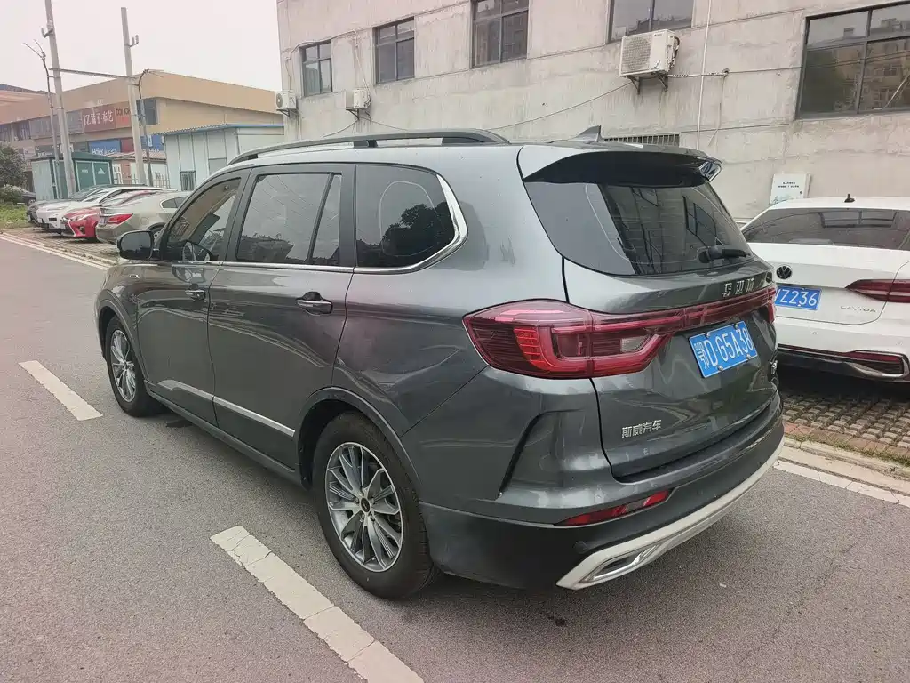 SWM G05 SWM斯威G05 2021款 PRO 1.5 T 自动尊贵型 7座
