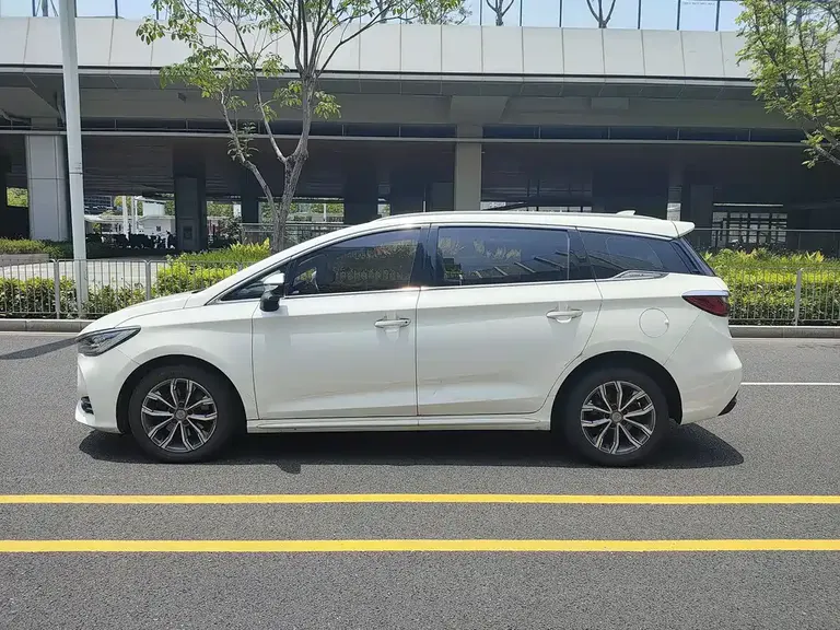 BYD Song MAX 1.5 T Auto Connected Wise Comfort Sunroof 6-seat CN-VI