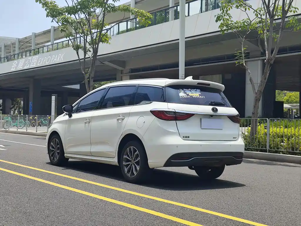 Song MAX 1.5 T Auto Connected Wise Comfort Sunroof 6-seat CN-VI