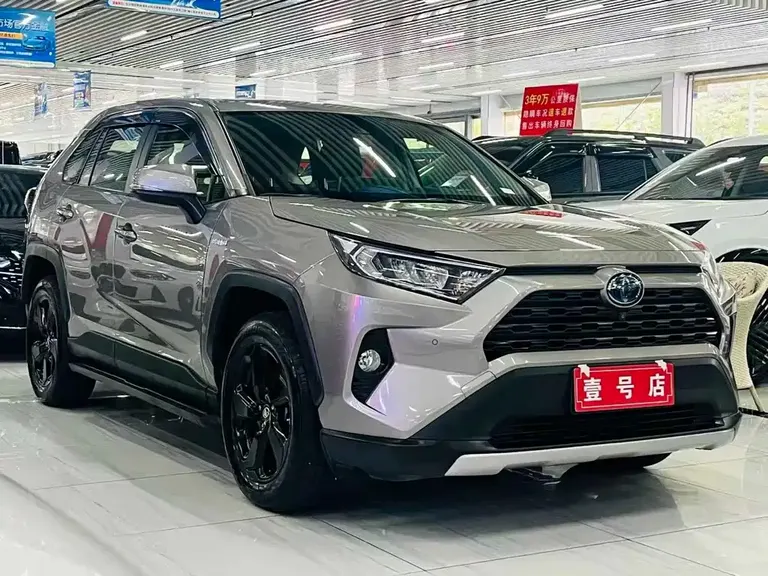 Toyota RAV4 Dual Engine 2.5 L E-CVT 4 WD Elite PLUS