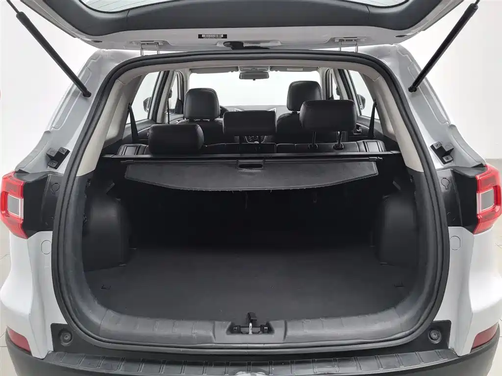 Changan CS75 2.0 L Manual Leading CN-IV