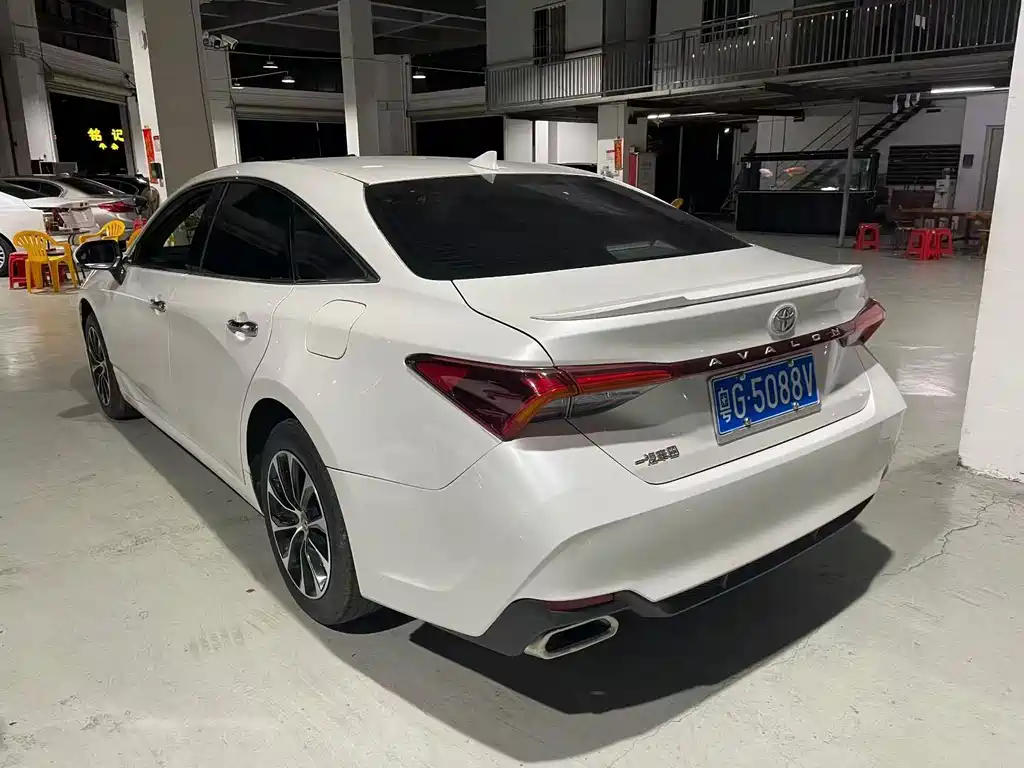 Avalon 2.5 L Luxury