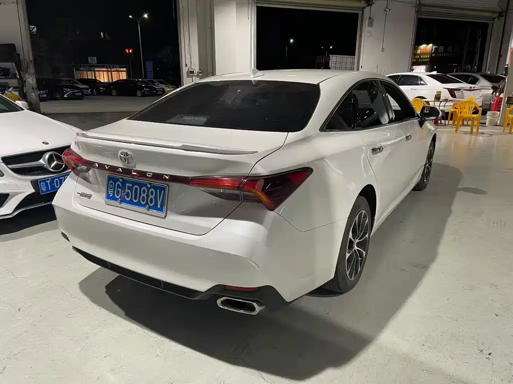 Avalon 2.5 L Luxury
