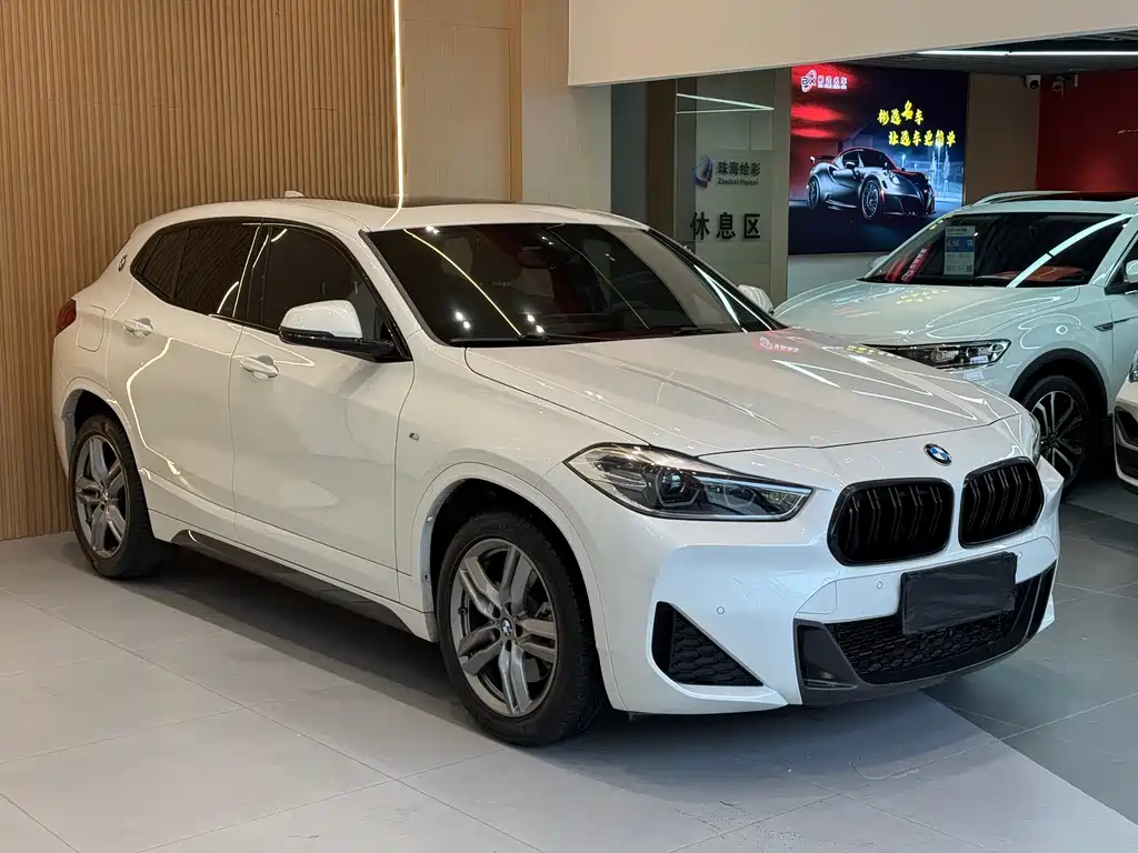 BMW X2 sDrive25 i Leading M Sport Package