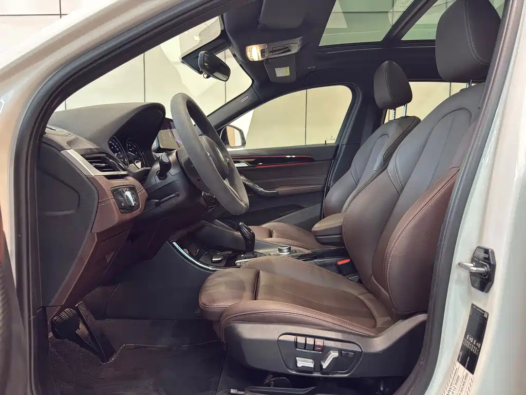 BMW X2 sDrive25 i Leading M Sport Package