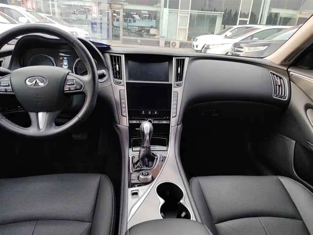 Infiniti Q50 L 2.0 T Joy