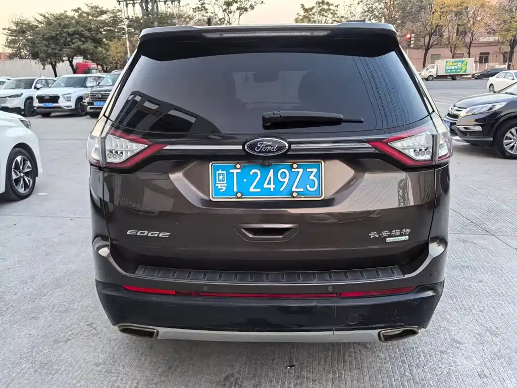 Edge 2.0 T GTDi 2 WD Platinum Sharp