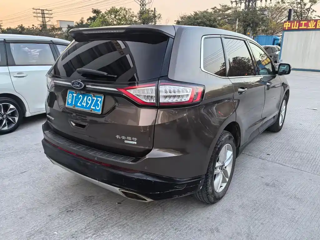Edge 2.0 T GTDi 2 WD Platinum Sharp