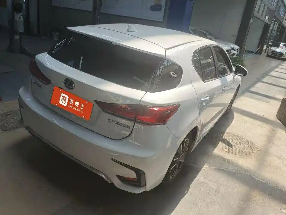 Lexus CT CT200 h Elite Mono CN-V