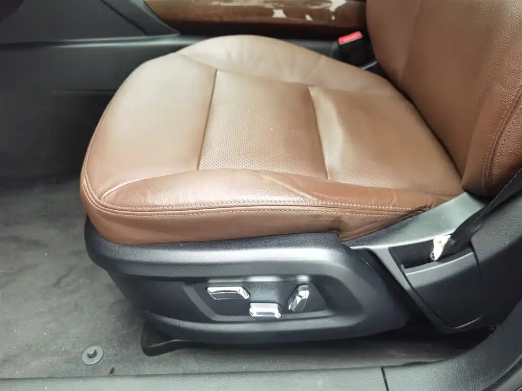Hongqi H7 2.0 T Luxury