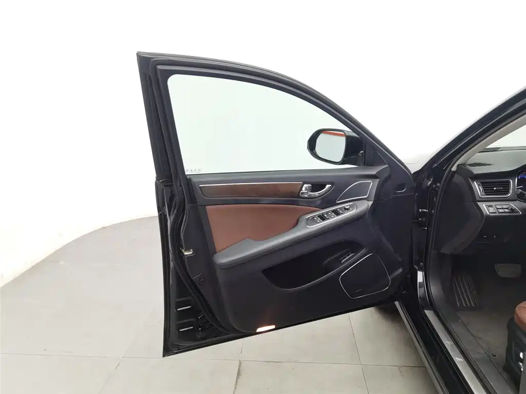 Hongqi H7 2.0 T Luxury