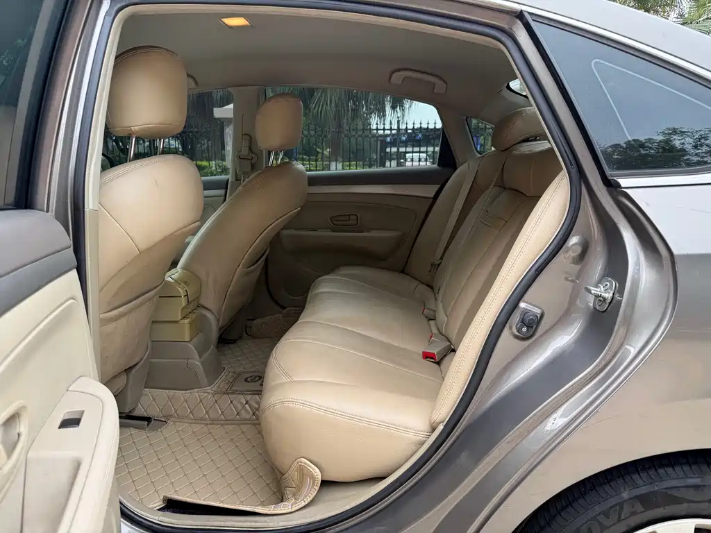 Sylphy Classic 1.6 XE Auto Comfort