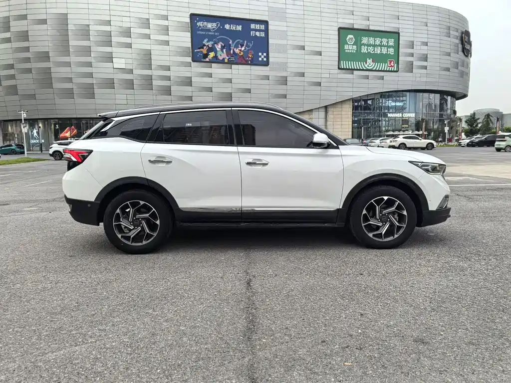 Dongfeng Fengshen AX7 1.6 T Auto AI Navigator CN-V
